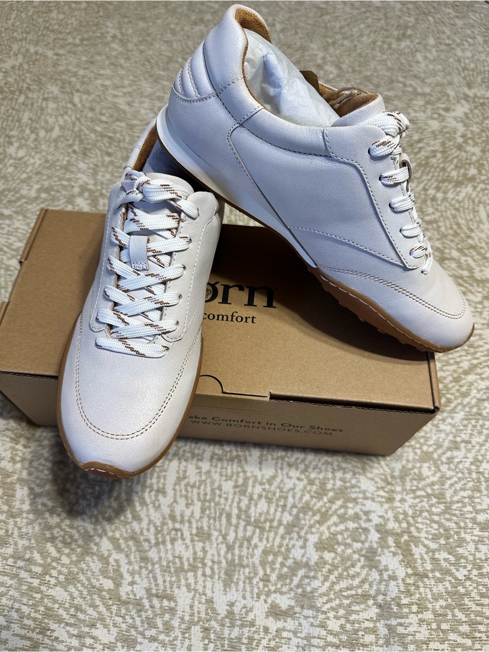 Born Alma White sneaker